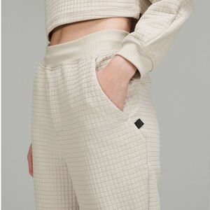 Lululemon lab Textured Waffle Knit High-Rise Jogger Tan Size 6